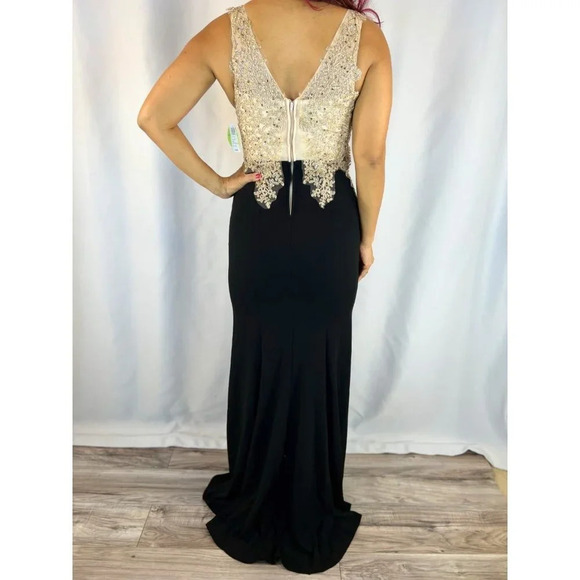 NWT Windsor Black Gold Lace V-NeckFormal Gown $135 - Picture 8 of 14